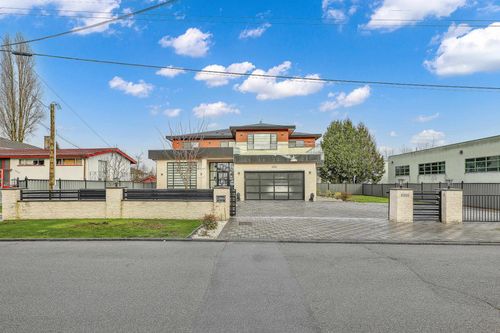 13561 79a Ave, Surrey, BC, V3W2Z3 | Card Image