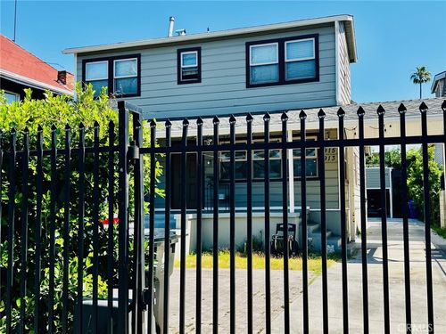 915 W 21st, Los Angeles, CA, 90007 | Card Image