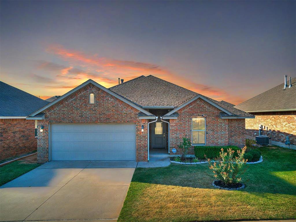 92nd St, Yukon, OK 73099