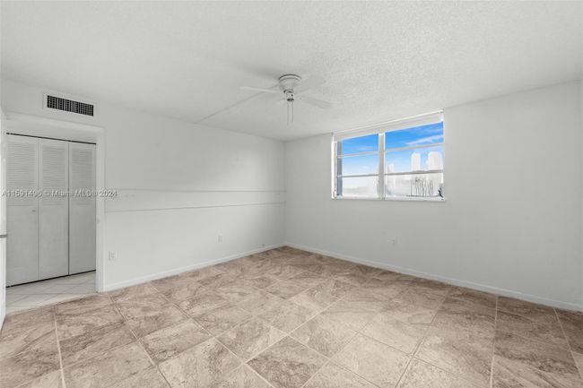 304 - 4000 Ne 170th St, Condo with 2 bedrooms, 2 bathrooms and null parking in North Miami Beach FL | Image 19