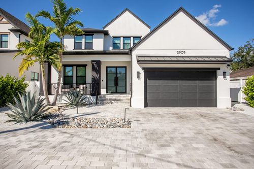 3909 W Azeele St, Tampa, FL, 33609-3923 | Card Image