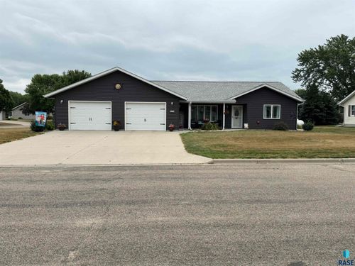 326 Rock River Dr, Edgerton, MN, 56128-4426 | Card Image