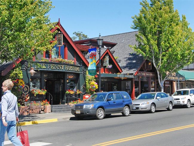 THE VIBRANT OAK BAY VILLAGE IS CLOSE BY | Image 32