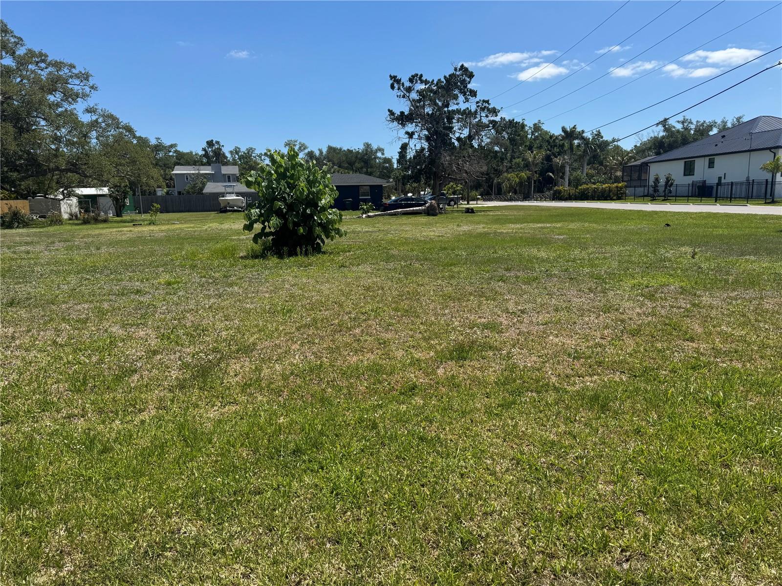 Land in NOKOMIS