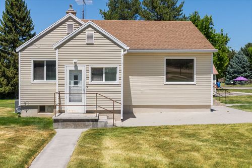 296 S 100 E, Richmond, UT, 84333-1637 | Card Image