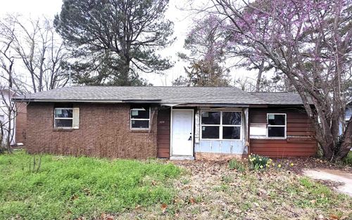 1302 Boston Dr, Pine Bluff, AR, 71601-5471 | Card Image