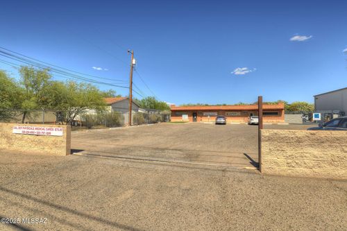 4004 N Romero Rd, Tucson, AZ, 85705-2441 | Card Image