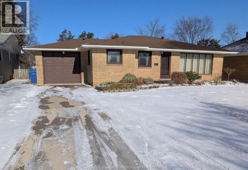 27 William Ave, Leamington, ON, N8H2G4 | Card Image