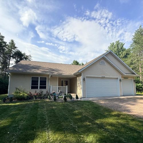 7402 Forest Dr, Minocqua, WI, 54548-9170 | Card Image