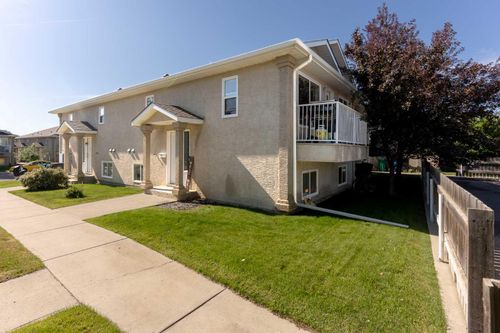 2-43 Highlands Place W, Lethbridge, AB, T1J4Y4 | Card Image