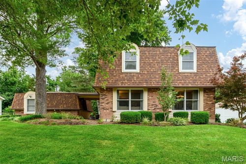 1776 Schoettler Valley Dr, Chesterfield, MO, 63017-5303 | Card Image
