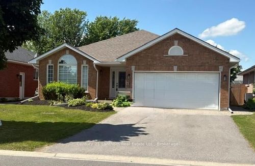 28 Hickory Grove, Belleville, ON, K8N5Y1 | Card Image