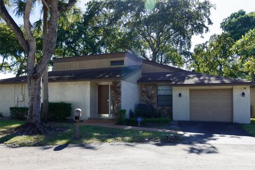 8197 Royal Palm Ct, Tamarac, FL, 33321-2726 | Card Image