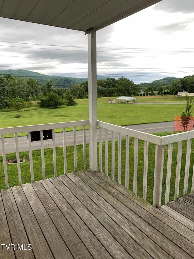 626 N Mohawk Dr, House other with 2 bedrooms, 1 bathrooms and null parking in Erwin TN | Image 6