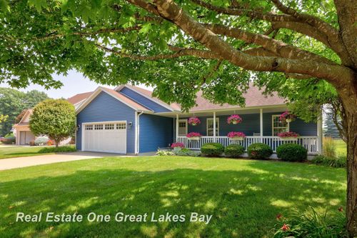 3929 Barrington Dr, Saginaw, MI, 48603-3090 | Card Image