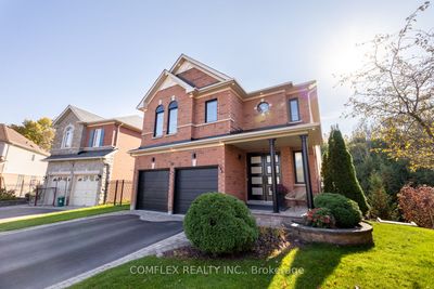 39 Blossomview Crt, House other with 4 bedrooms, 4 bathrooms and 6 parking in Whitby ON | Image 2