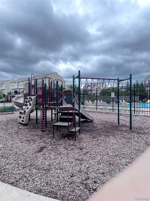 27994 Hopkins Dr, Novi, MI, 48377-2564 | Card Image