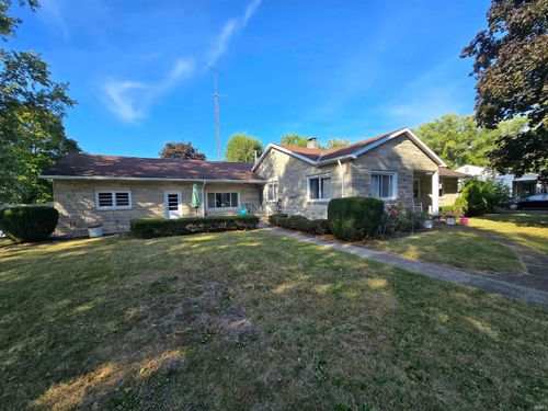 936 W Vine St, Albany, IN, 47320-1527 | Card Image