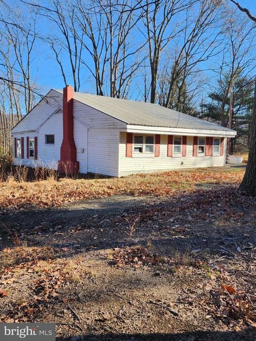 15689 Ridge Rd, FORT LOUDON, PA, 17224-9612 | Card Image