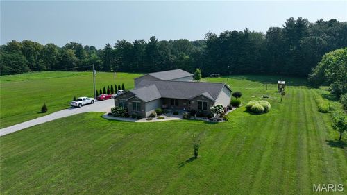 8030 Brickyard Hill Rd, Worden, IL, 62097-1810 | Card Image