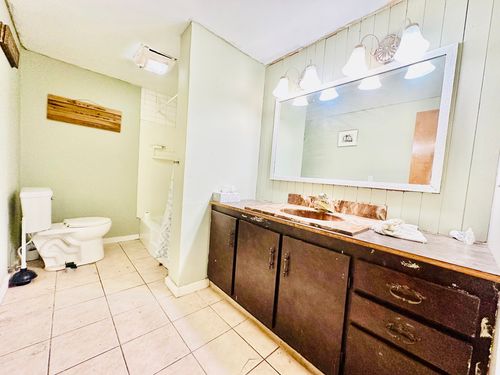 401 E 12th St, Streator, IL, 61364-3884 | Card Image