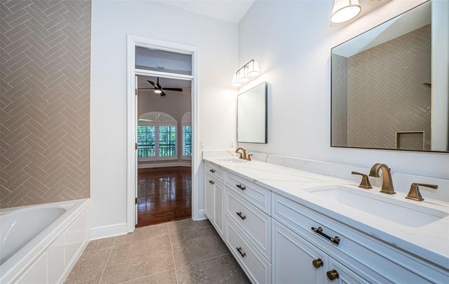 147 Bay Point Dr Ne, House other with 4 bedrooms, 4 bathrooms and null parking in St Petersburg FL | Image 61