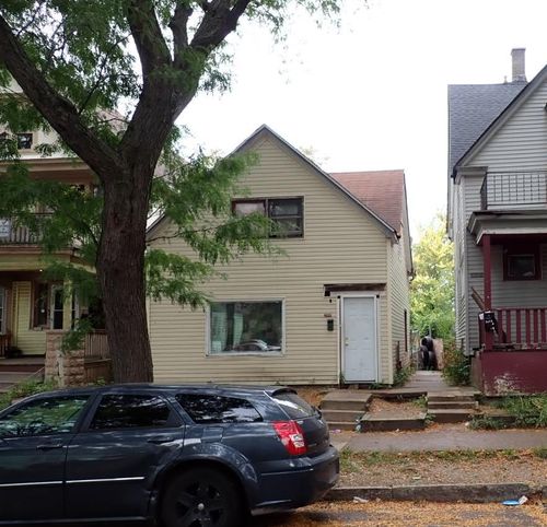 2909 N 16th St, Milwaukee, WI, 53206-2160 | Card Image