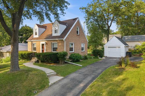 828 N 113th St, WAUWATOSA, WI, 53226-3726 | Card Image