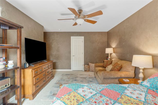 upstairs second bedroom | Image 40