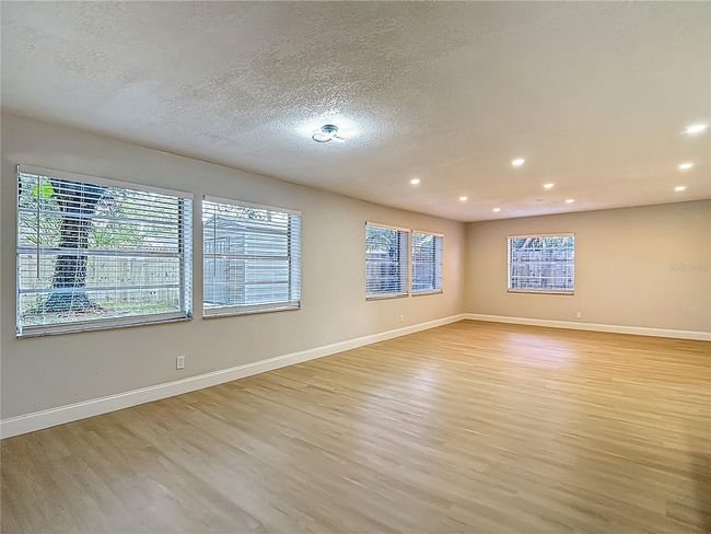 4202 W Bay Vista Ave, House other with 4 bedrooms, 2 bathrooms and null parking in TAMPA FL | Image 19