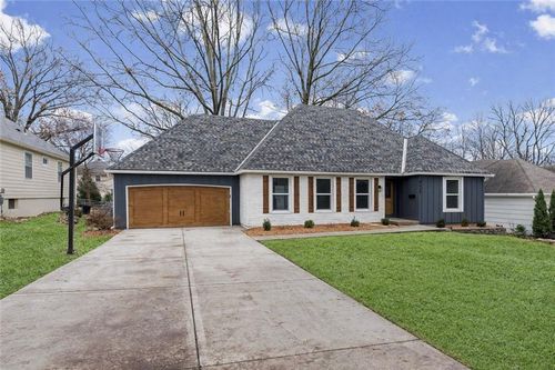 9625 Beverly Dr, Overland Park, KS, 66207-2819 | Card Image