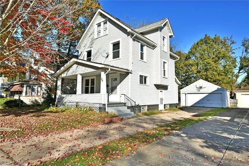 28 Walnut St, Struthers, OH, 44471-1821 | Card Image