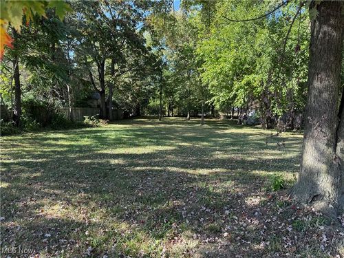 41 N Railroad St, New London, OH, 44851-1220 | Card Image