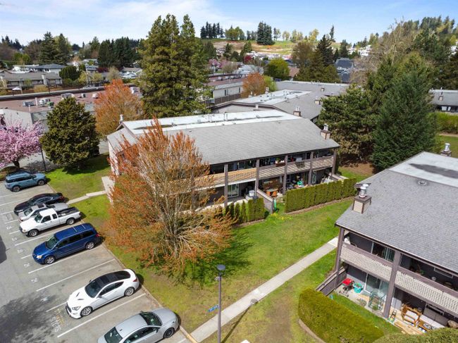 323 - 34909 Old Yale Road, Townhouse with 2 bedrooms, 1 bathrooms and 1 parking in Abbotsford BC | Image 2