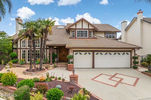 18128 Sandringham Ct, Porter Ranch, CA, 91326-2000 | Card Image