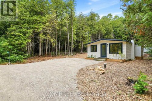 86 South Shore Road, Northern Bruce Peninsula, ON, N0H1W0 | Card Image