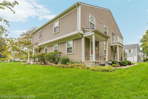 387 Neptune Dr, Walled Lake, MI, 48390-3664 | Card Image