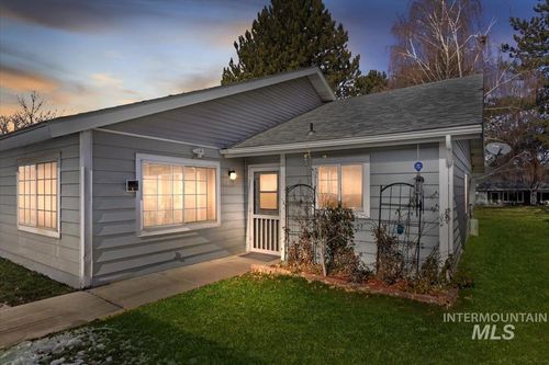 313 6th St, Filer, ID, 83328-6306 | Card Image