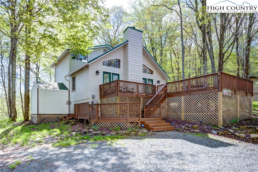 Charter Hills Rd, Beech Mountain, NC 28604
