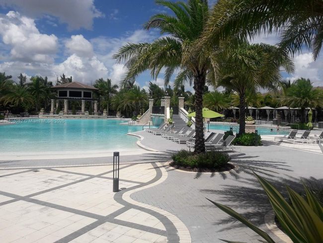 APT-32 - 8055 Nw 104 Th Ave, Condo with 2 bedrooms, 3 bathrooms and null parking in Doral FL | Image 15