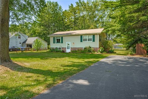 2526 Merritt Ave, Newfane, NY, 14108-9509 | Card Image