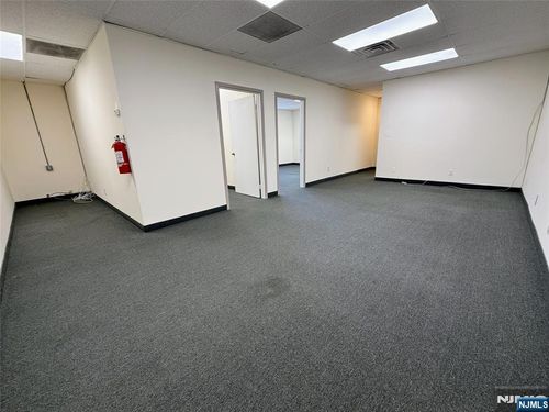 210 Sylvan Ave, Englewood Cliffs, NJ, 07632-2524 | Card Image