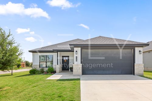 129 Seattle Slew Drive, Jarrell, TX, 76537 | Card Image