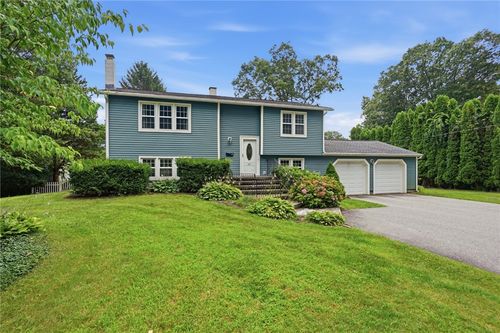117 Austin Rd, North Kingstown, RI, 02852-1317 | Card Image