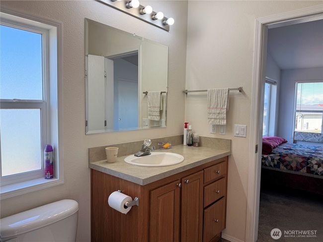 Master Bathroom | Image 14