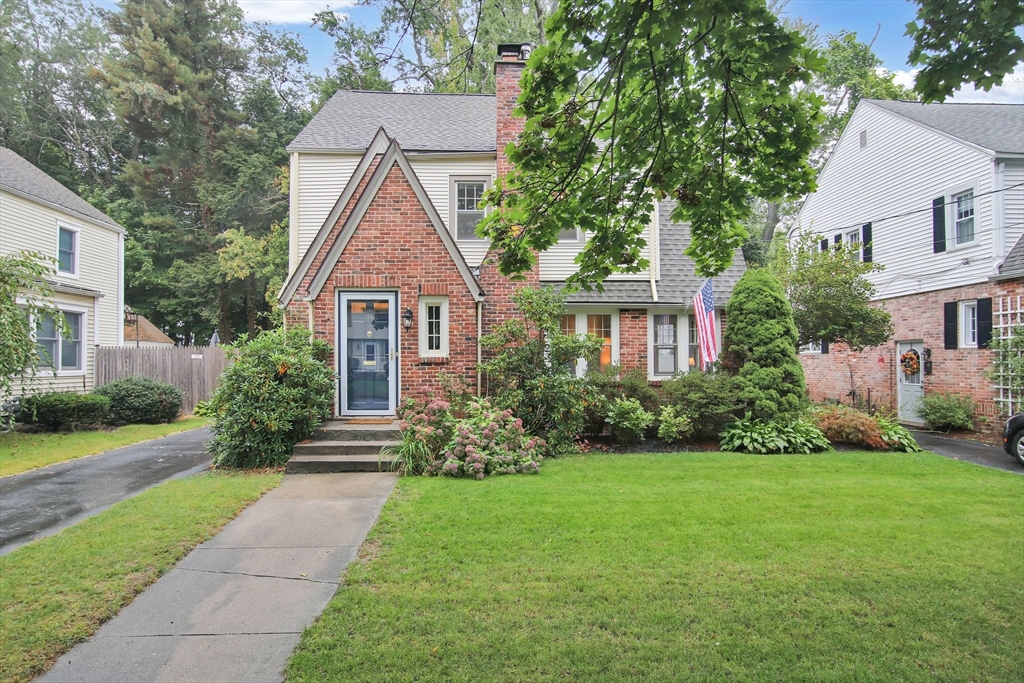 Nevins Ave, Longmeadow, MA 01106