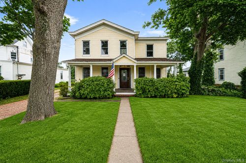 147 N Ocean Ave, Patchogue, NY, 11772-2018 | Card Image