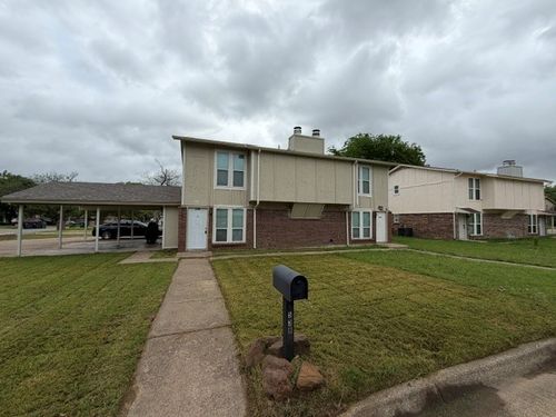 538 Norwood Cir E, Arlington, TX, 76013-7001 | Card Image