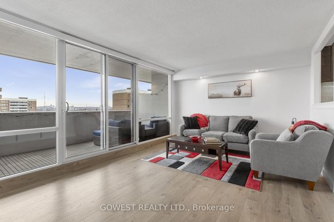 1806 - 240 Scarlett Rd, Condo with 1 bedrooms, 1 bathrooms and 1 parking in York ON | Image 5