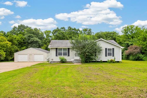1009 Lynndale Dr, Castalian Springs, TN, 37031-4827 | Card Image